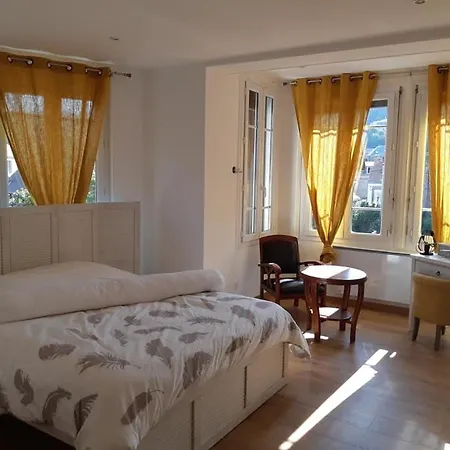 Le Marche Couvert Апартаменты